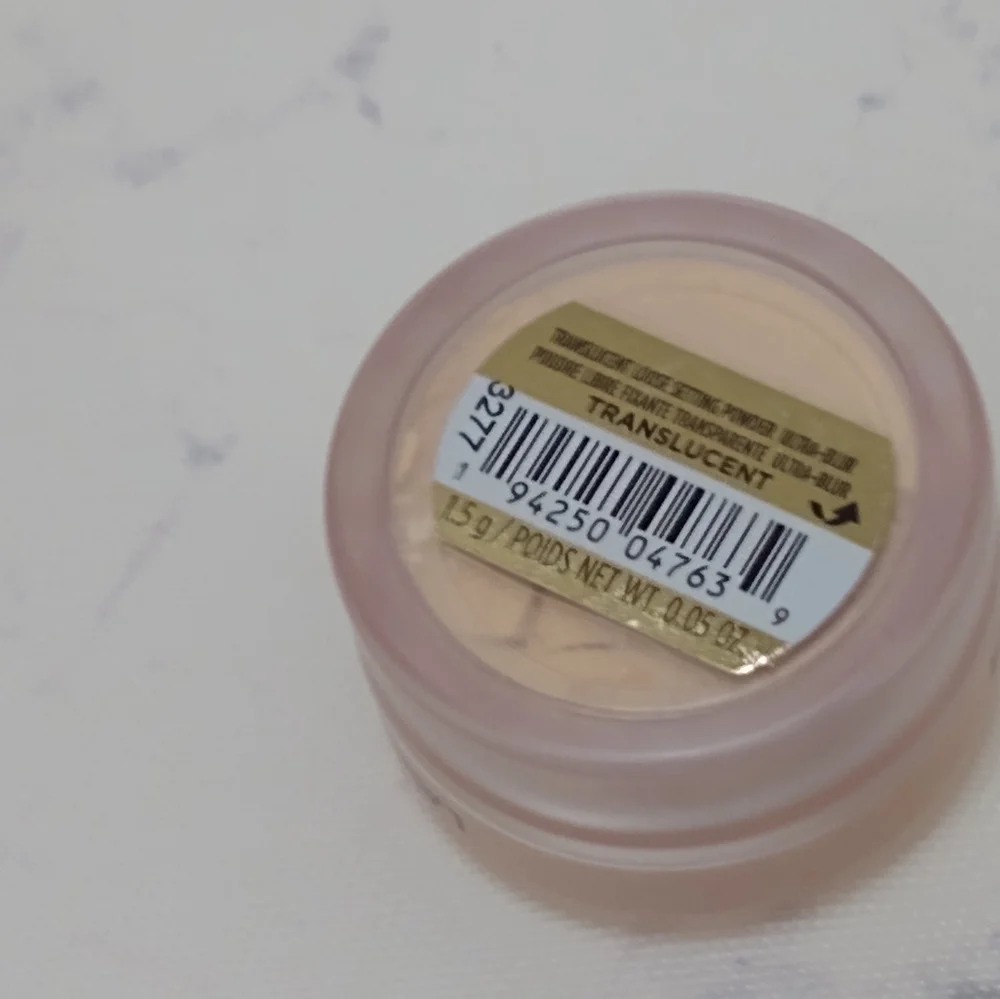 Laura Mercier Translucent Loose Setting Powder Mini Travel Size .05 Oz